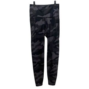 Old Navy Women’s Powersoft Leggings with pockets Camouflage Size Small